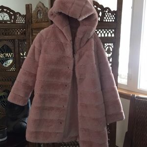 Pink fake fur  med